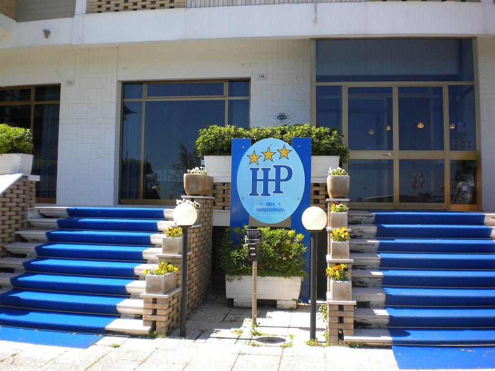Hotel Paradise Fano Bagian luar foto