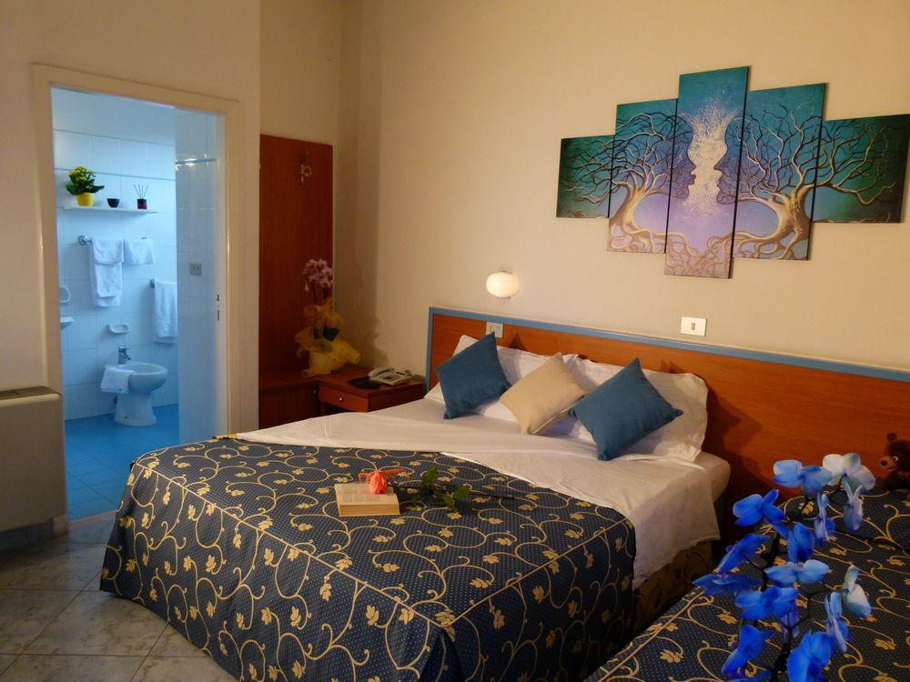 Hotel Paradise Fano Bagian luar foto