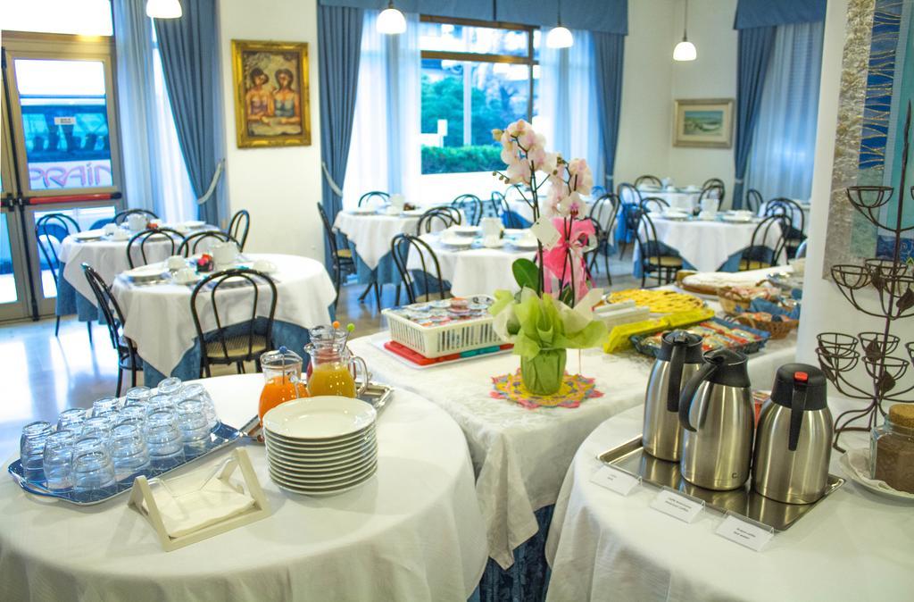 Hotel Paradise Fano Bagian luar foto