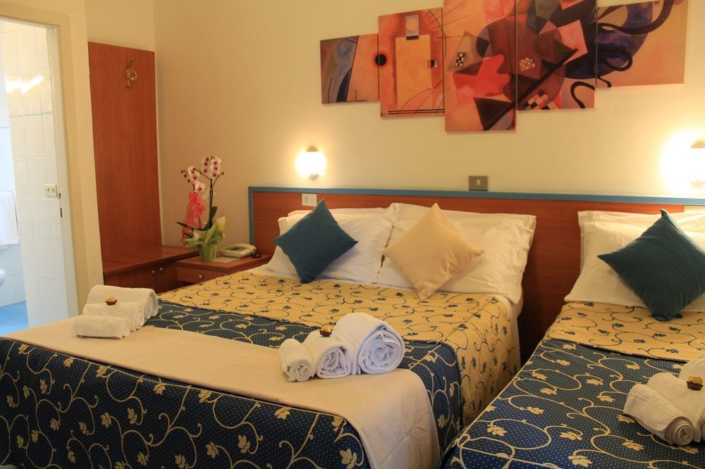 Hotel Paradise Fano Bagian luar foto